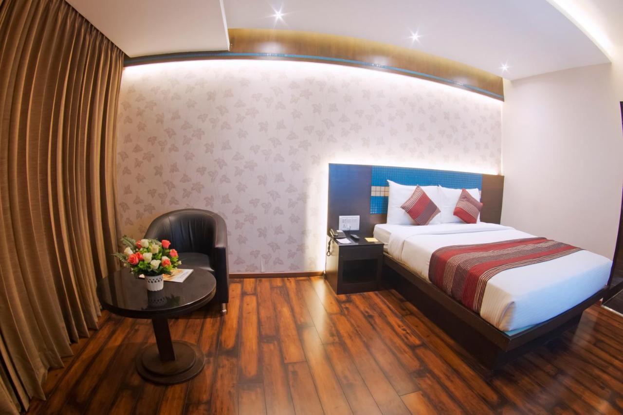 President Hotel Mysore Εξωτερικό φωτογραφία