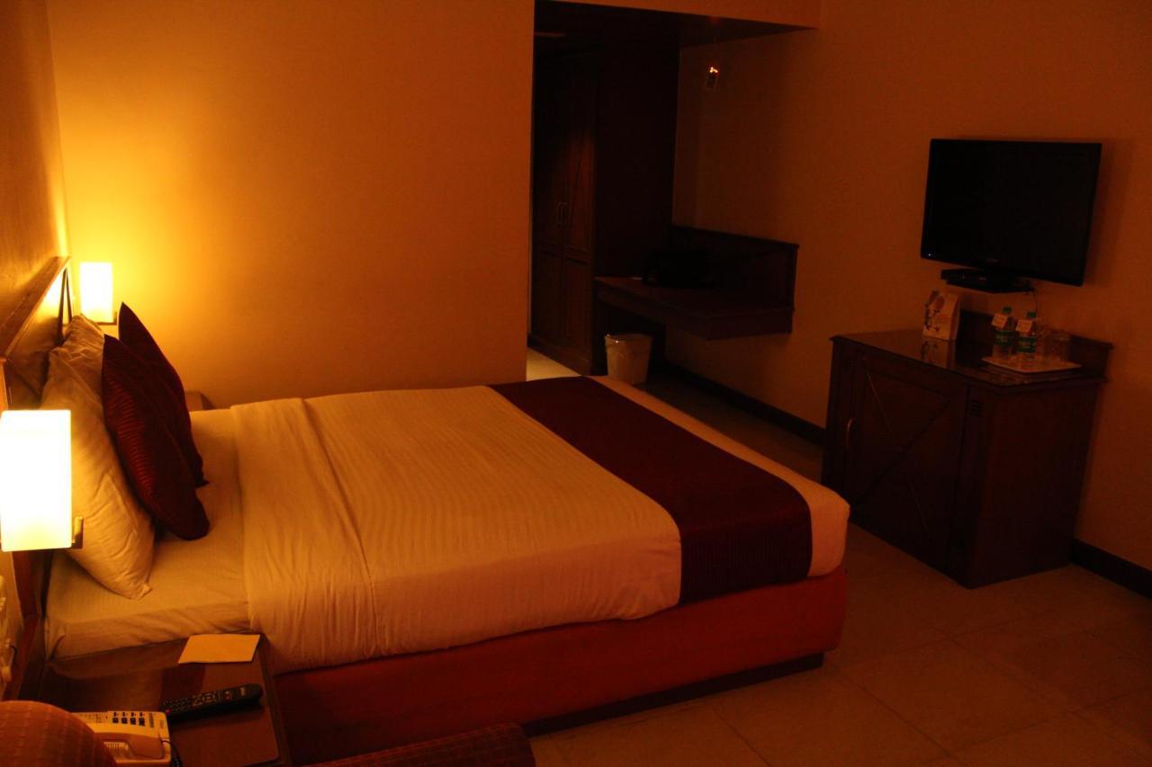 President Hotel Mysore Εξωτερικό φωτογραφία